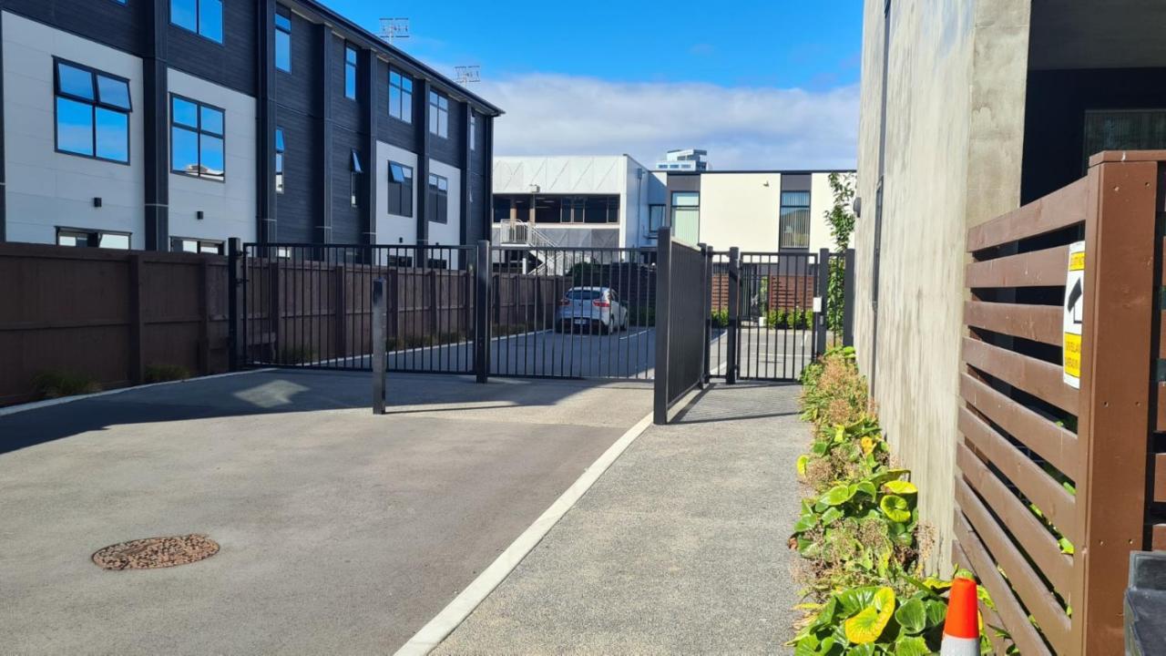 2 Bedroom City Pad With Free Car Park Christchurch Bagian luar foto